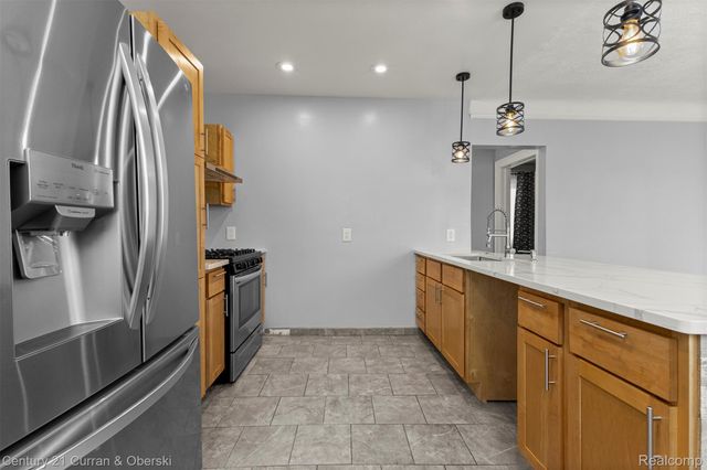 4913 Middlesex Street, Dearborn, MI 48126