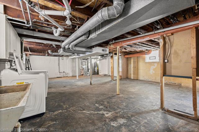 4913 Middlesex Street, Dearborn, MI 48126