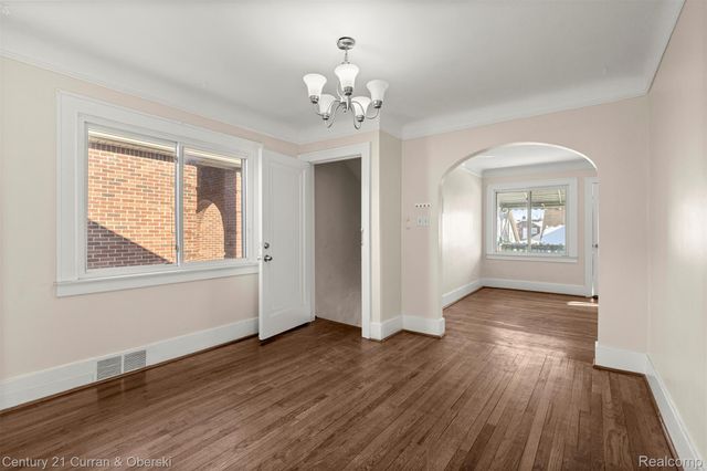 4913 Middlesex Street, Dearborn, MI 48126