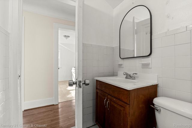 4913 Middlesex Street, Dearborn, MI 48126