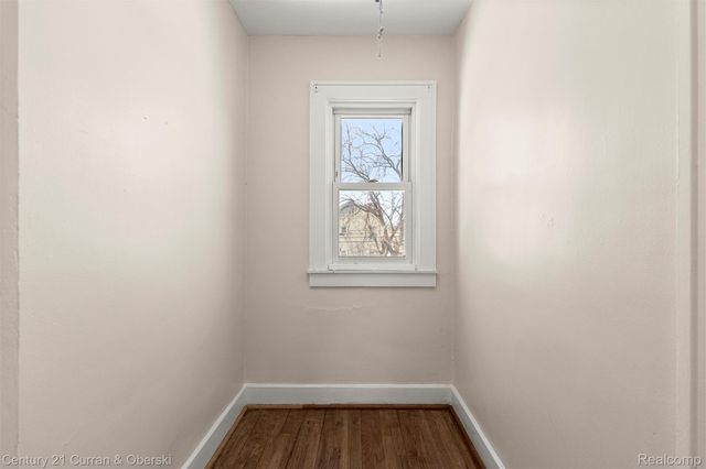 4913 Middlesex Street, Dearborn, MI 48126