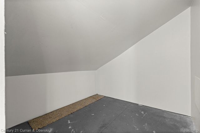 4913 Middlesex Street, Dearborn, MI 48126