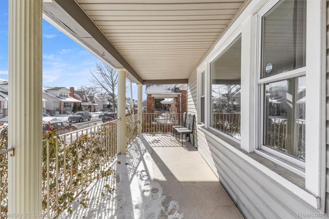 4913 Middlesex Street, Dearborn, MI 48126