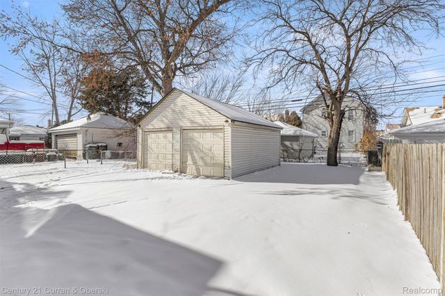 4913 Middlesex Street, Dearborn, MI 48126