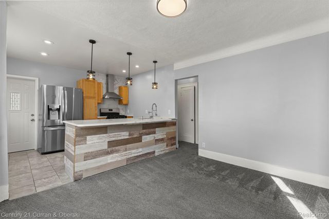 4913 Middlesex Street, Dearborn, MI 48126