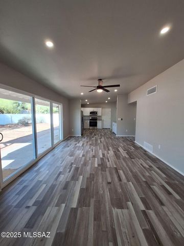 6932 E 4th Street, Tucson, AZ 85710