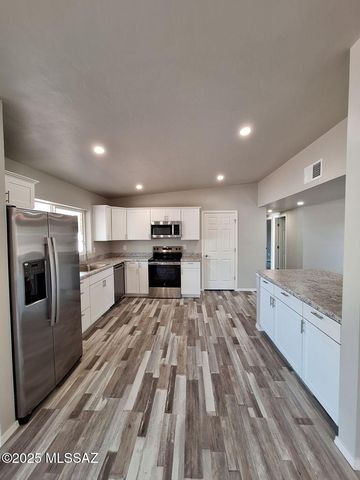 6932 E 4th Street, Tucson, AZ 85710