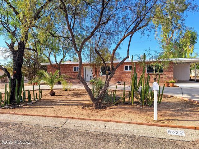6932 E 4th Street, Tucson, AZ 85710