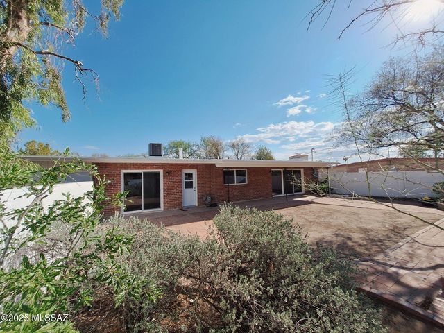 6932 E 4th Street, Tucson, AZ 85710