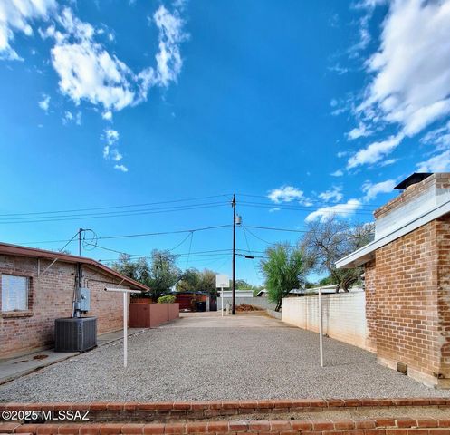 6932 E 4th Street, Tucson, AZ 85710