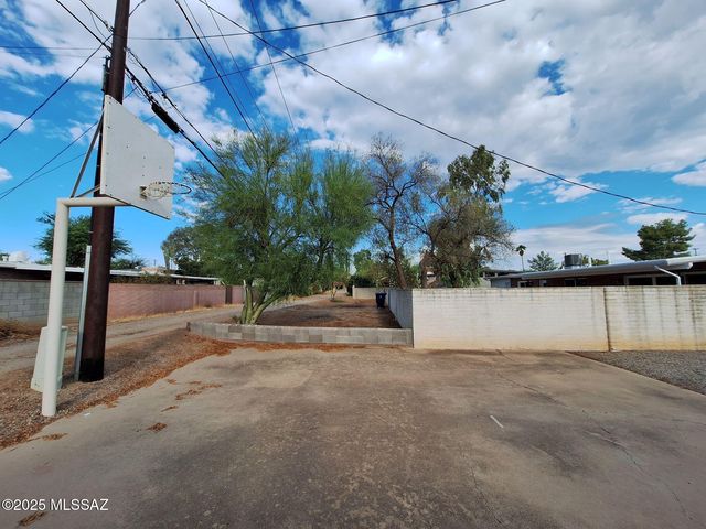 6932 E 4th Street, Tucson, AZ 85710