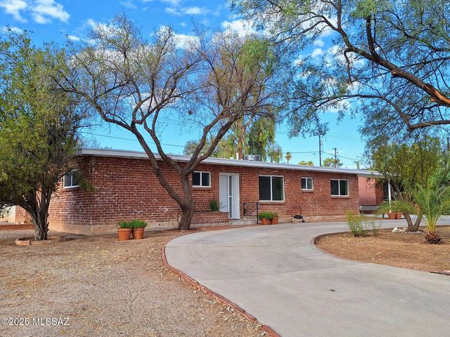6932 E 4th Street, Tucson, AZ 85710