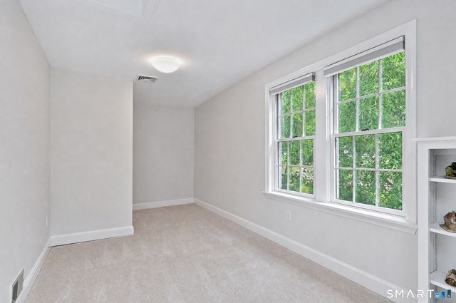 277 Franklin St Extension, Danbury, CT 06811