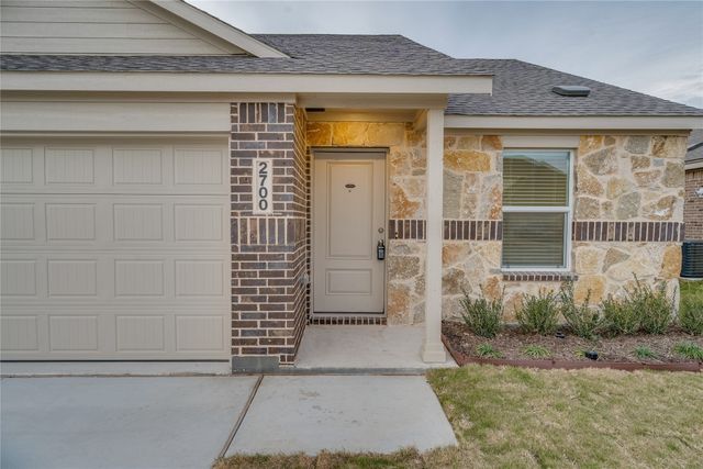 2700 Wispy Creek Drive, Fort Worth, TX 76108