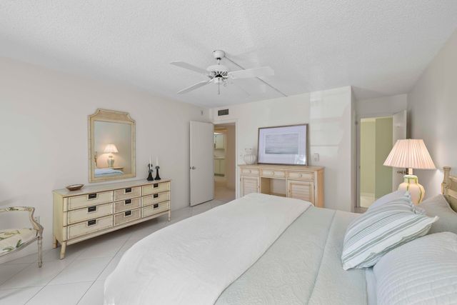 951 De Soto Road 232, Boca Raton, FL 33432