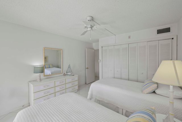 951 De Soto Road 232, Boca Raton, FL 33432