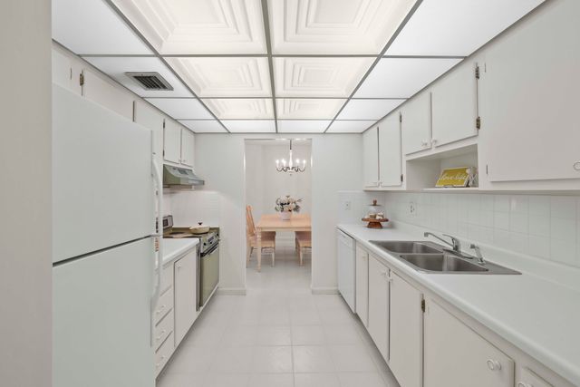 951 De Soto Road 232, Boca Raton, FL 33432