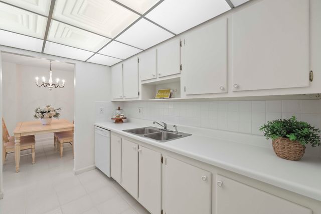 951 De Soto Road 232, Boca Raton, FL 33432