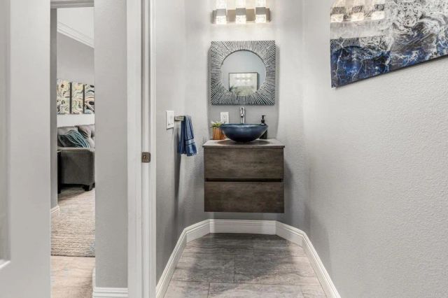 3727 Vista Rim Place, Vista, CA 92084
