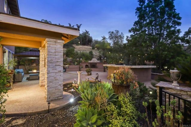 3727 Vista Rim Place, Vista, CA 92084