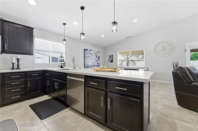 43947 Sondi, Lancaster, CA 93536