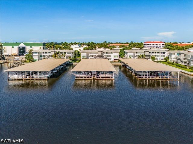 1100 8th AVE S 205A, Naples, FL 34102