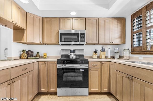 1100 8th AVE S 205A, Naples, FL 34102
