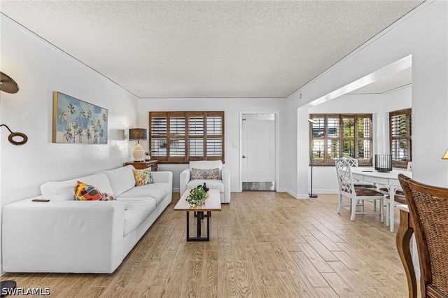 1100 8th AVE S 205A, Naples, FL 34102