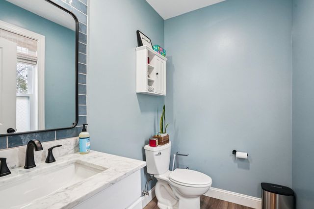 7 Hadley Road, Merrimack, NH 03054