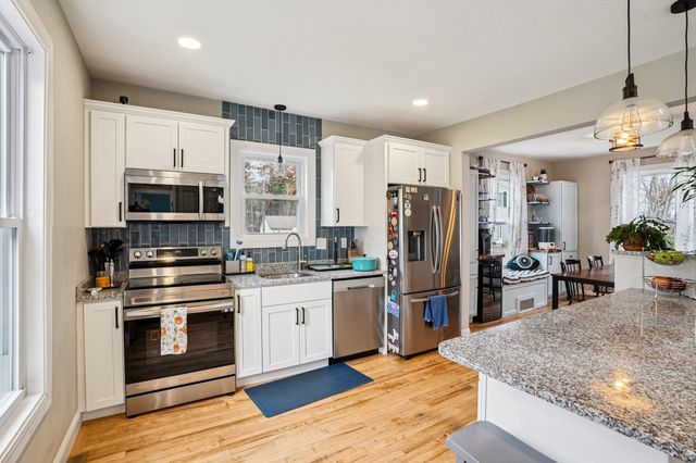 7 Hadley Road, Merrimack, NH 03054