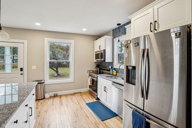 7 Hadley Road, Merrimack, NH 03054