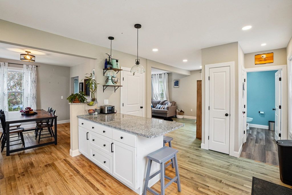 7 Hadley Road, Merrimack, NH 03054