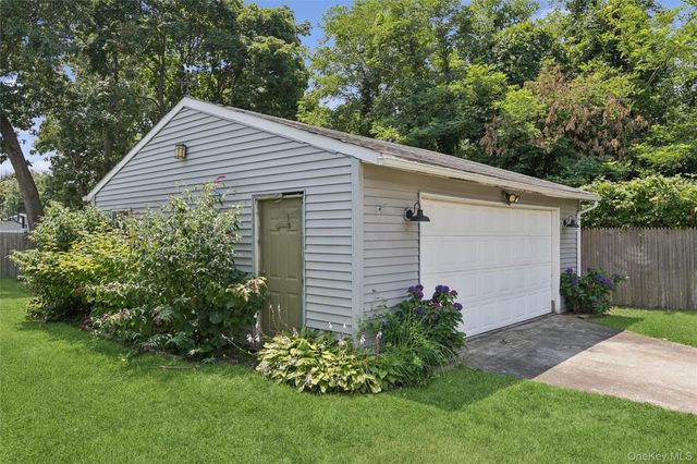 8 Beecher Avenue, East Islip, NY 11730