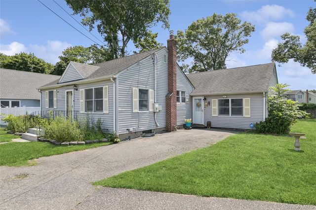 8 Beecher Avenue, East Islip, NY 11730