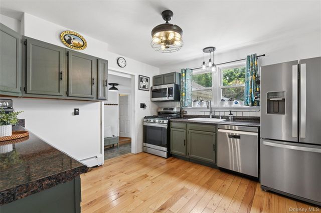 8 Beecher Avenue, East Islip, NY 11730