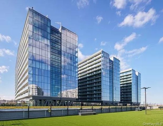 13103 40th Road 11D, Flushing, NY 11354