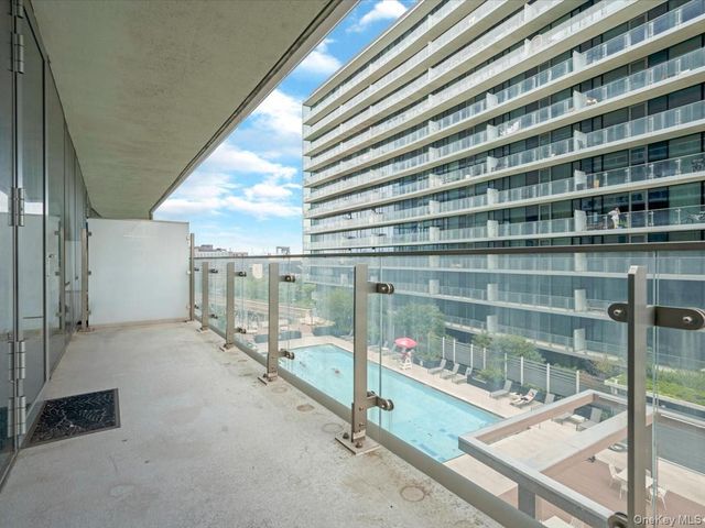 13103 40th Road 11D, Flushing, NY 11354