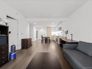 13103 40th Road 11D, Flushing, NY 11354