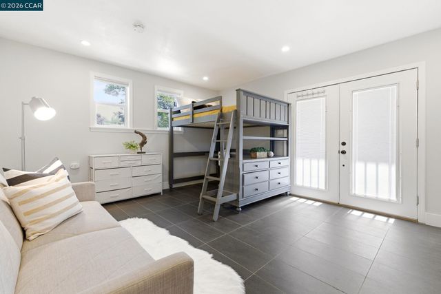 2760 Walnut Blvd, Walnut Creek, CA 94596