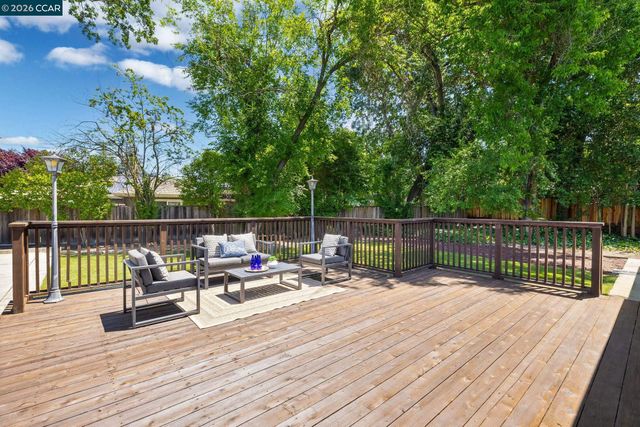 2760 Walnut Blvd, Walnut Creek, CA 94596