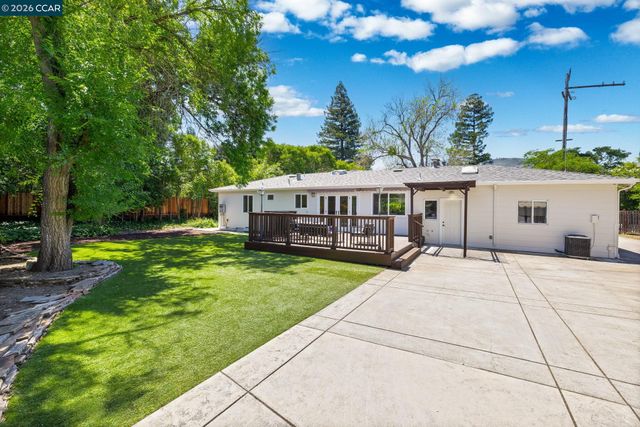 2760 Walnut Blvd, Walnut Creek, CA 94596