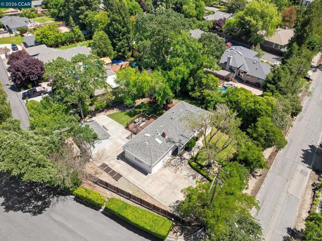2760 Walnut Blvd, Walnut Creek, CA 94596