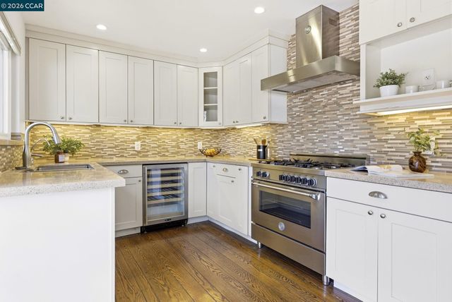 2760 Walnut Blvd, Walnut Creek, CA 94596