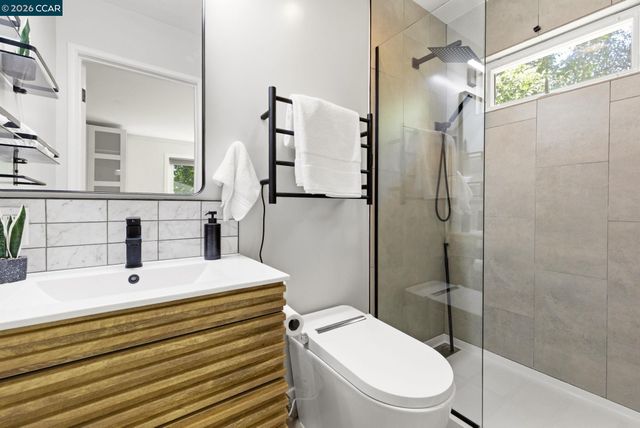 2760 Walnut Blvd, Walnut Creek, CA 94596