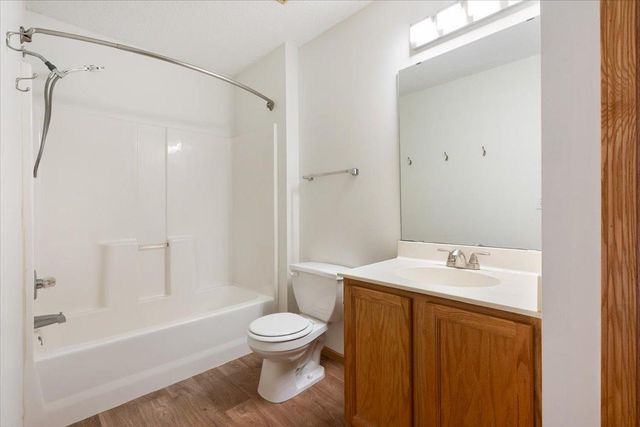 472 Aqua Circle, Lino Lakes, MN 55014