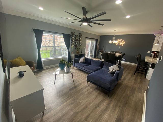 7009 W Crandall Avenue, Worth, IL 60482