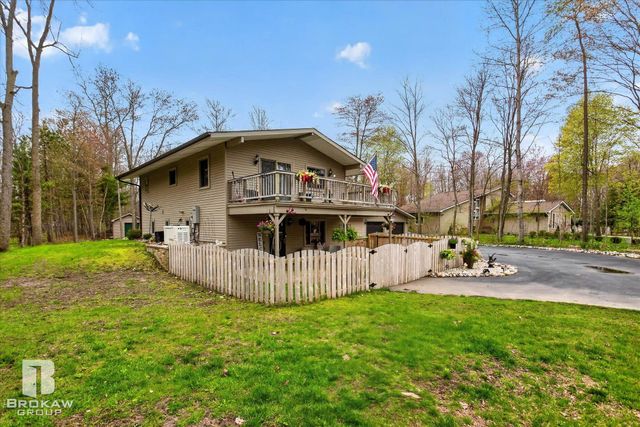 3596 E Jane Drive, Midland, MI 48642