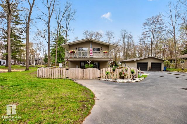 3596 E Jane Drive, Midland, MI 48642
