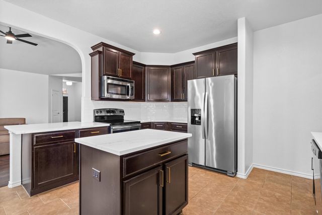 4033 Lazy River Ranch Road, Fort Worth, TX 76262