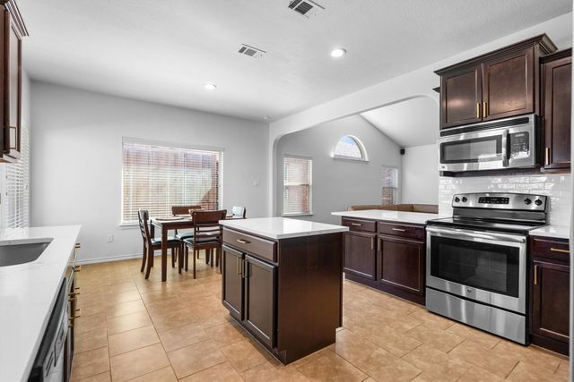 4033 Lazy River Ranch Road, Fort Worth, TX 76262